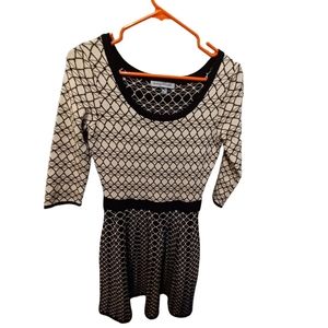 Donny and Nicole geometric midi dress womens small black white grey rayon blend
